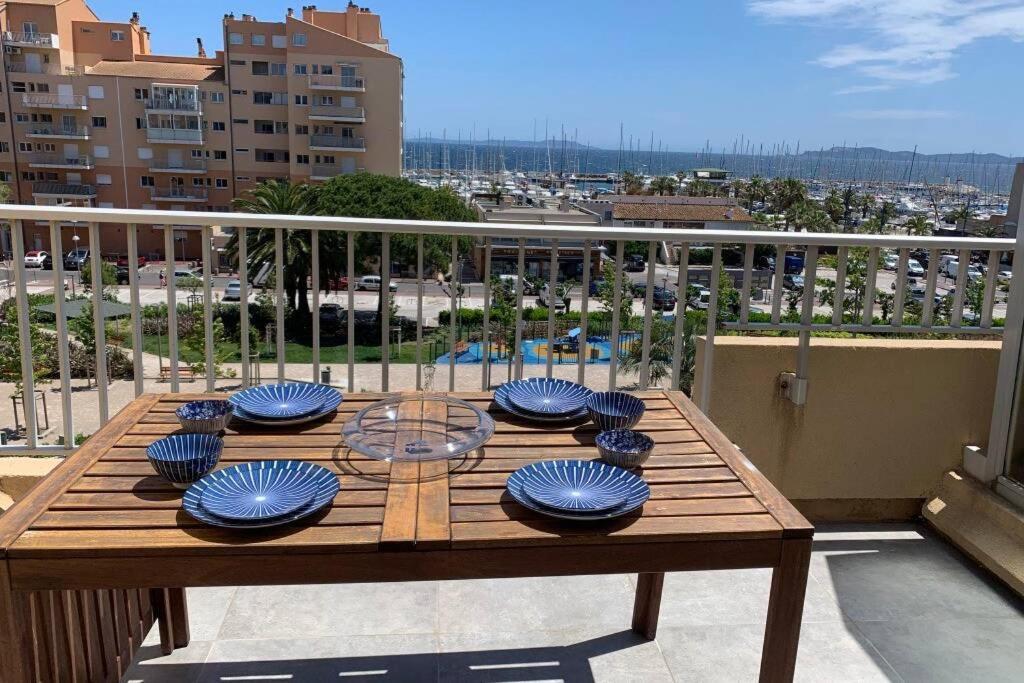 L'Effet Mer, Duplex Sur Le Port Avec Ses 2 Terrasses Vue Mer Hyères Eksteriør billede